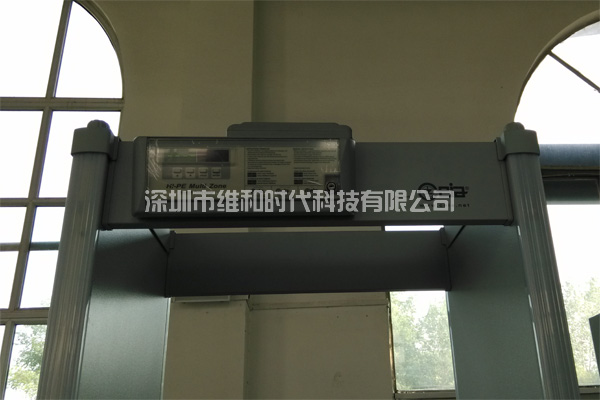 新疆烏魯木齊鐵路局8家火車站采用維和時代供應(yīng)HI-PE進口安檢門[圖文]