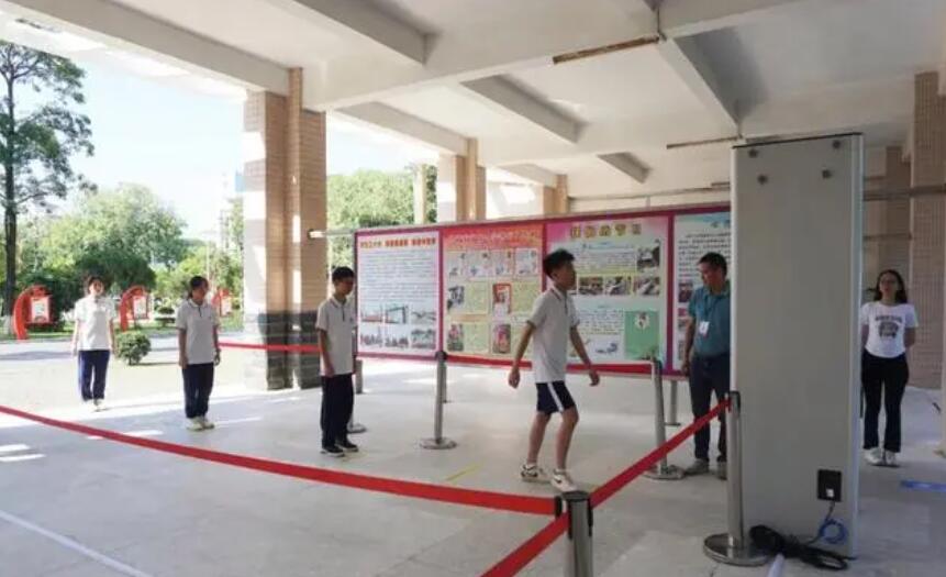 學校設置安檢門的必要性.jpg 學校設置安檢門的必要性.jpg